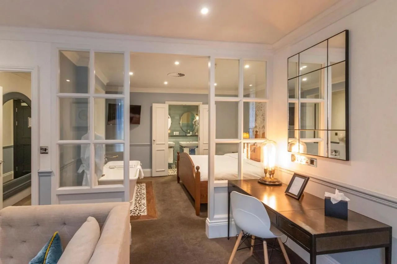 Luxe Jr Suite